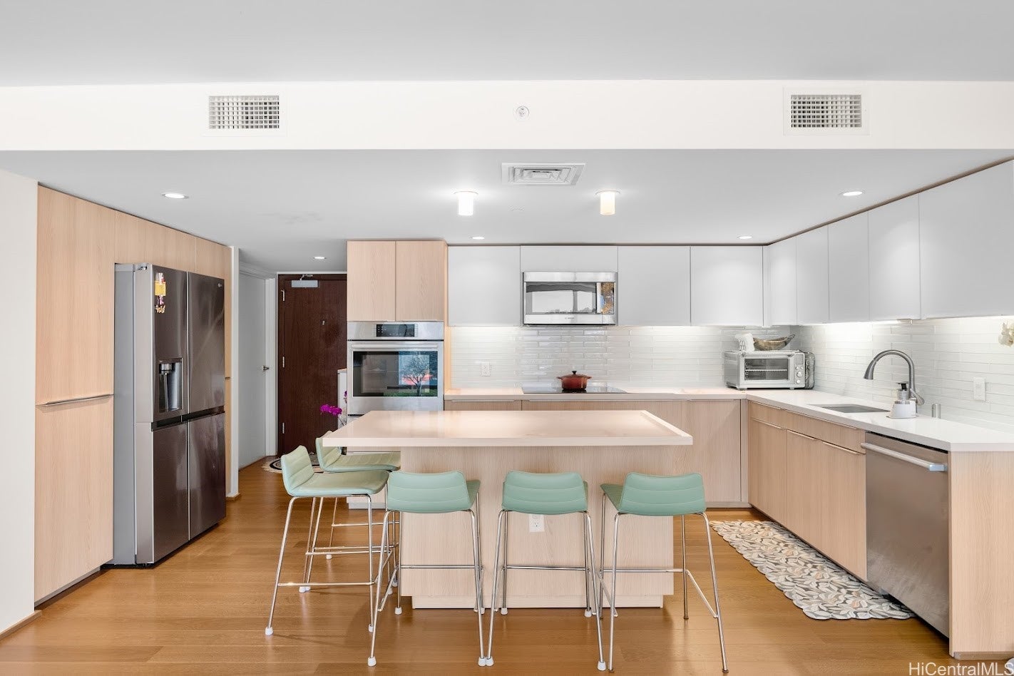 888 Kapiolani Boulevard 1703
