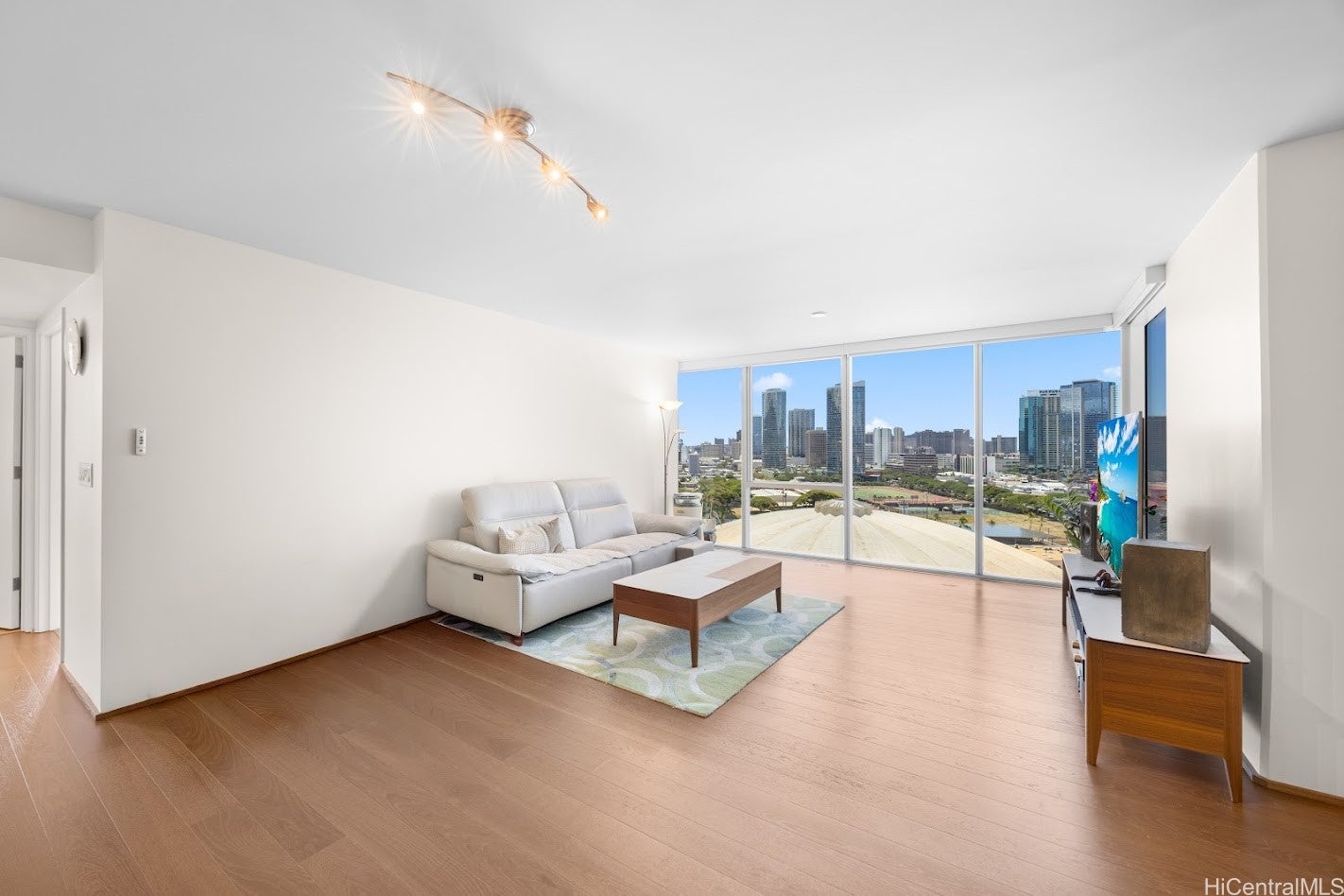888 Kapiolani Boulevard 1703