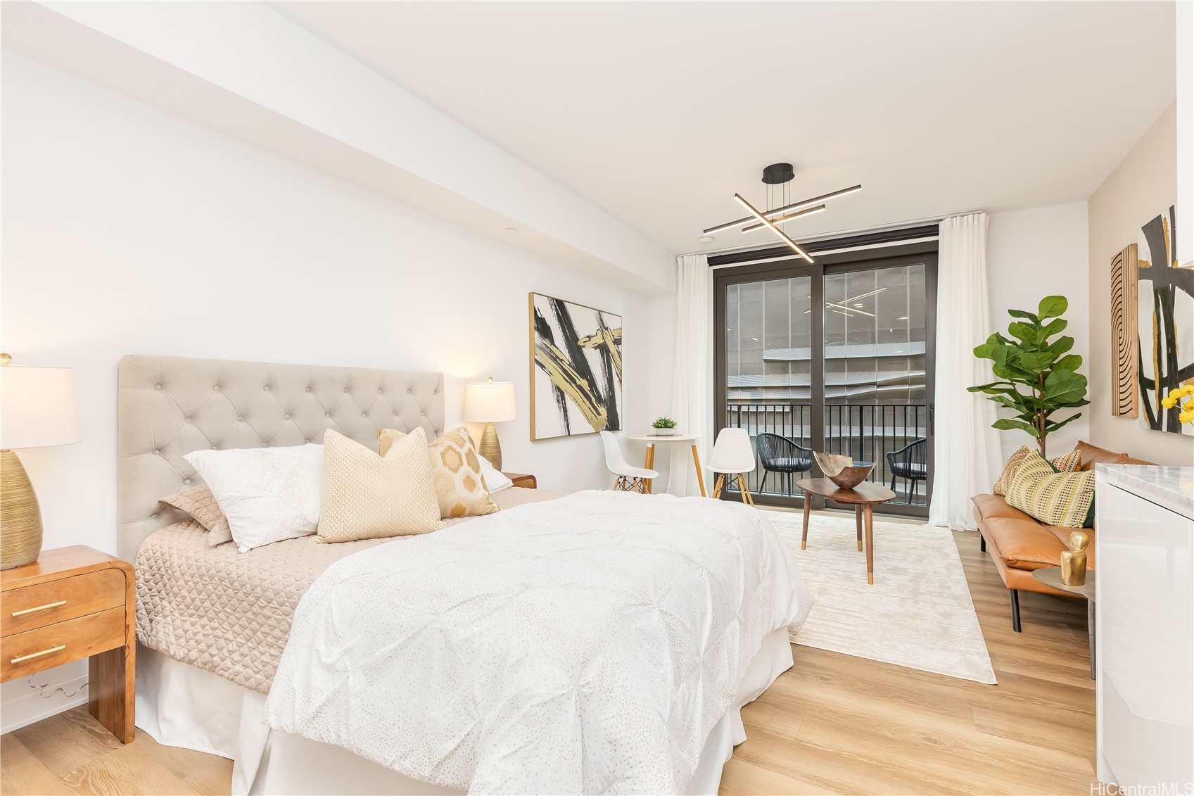 987 Queen Street 510