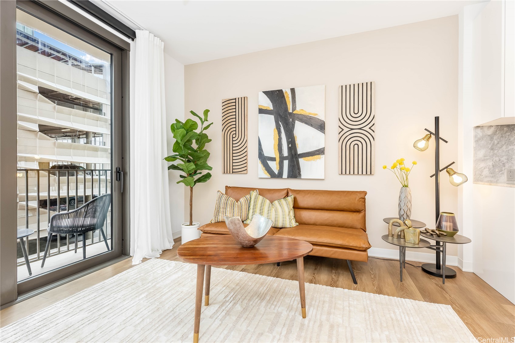 987 Queen Street 510