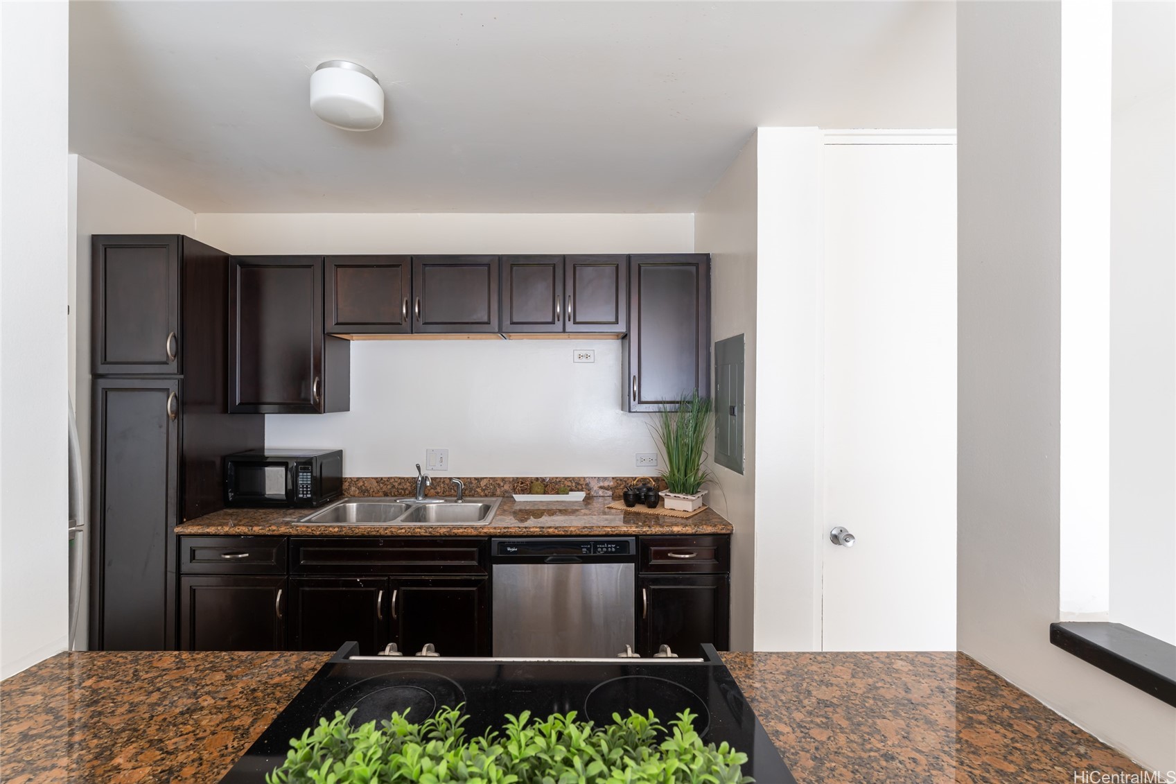 909 Ala Nanala Street 503