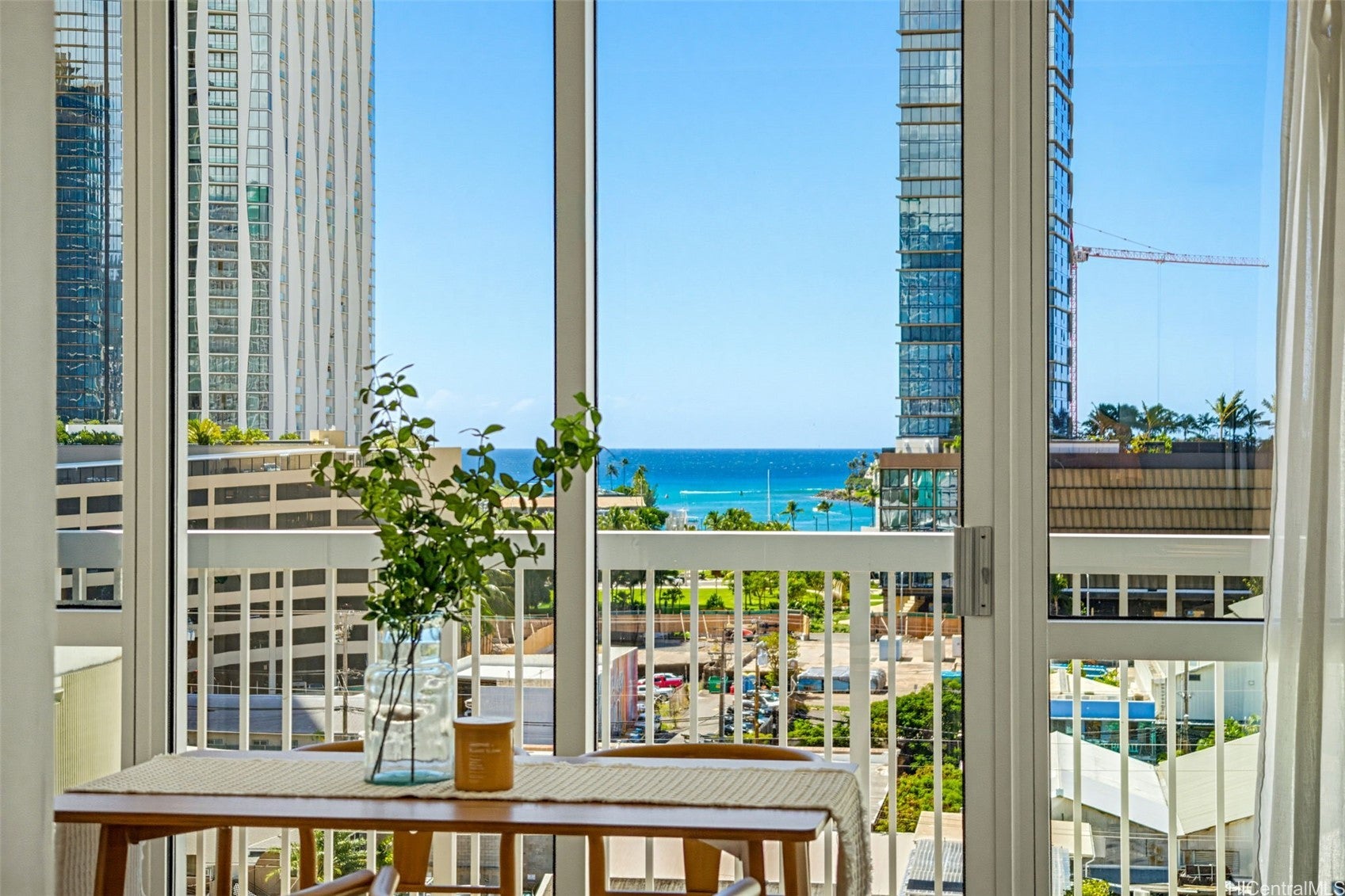 909 Kapiolani Boulevard 1002