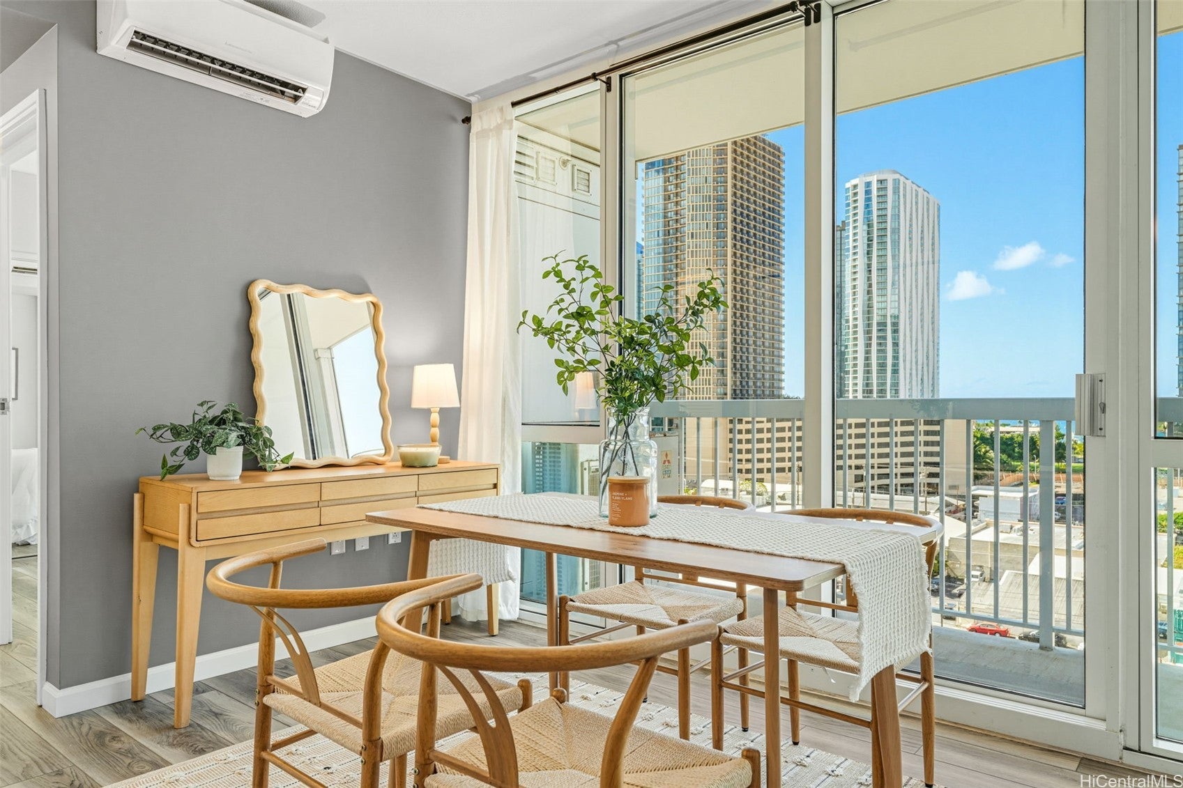 909 Kapiolani Boulevard 1002