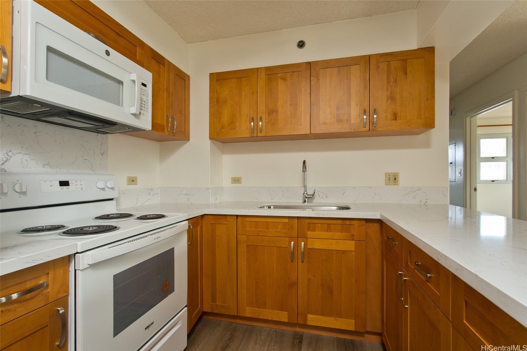 802 Punahou Street 706