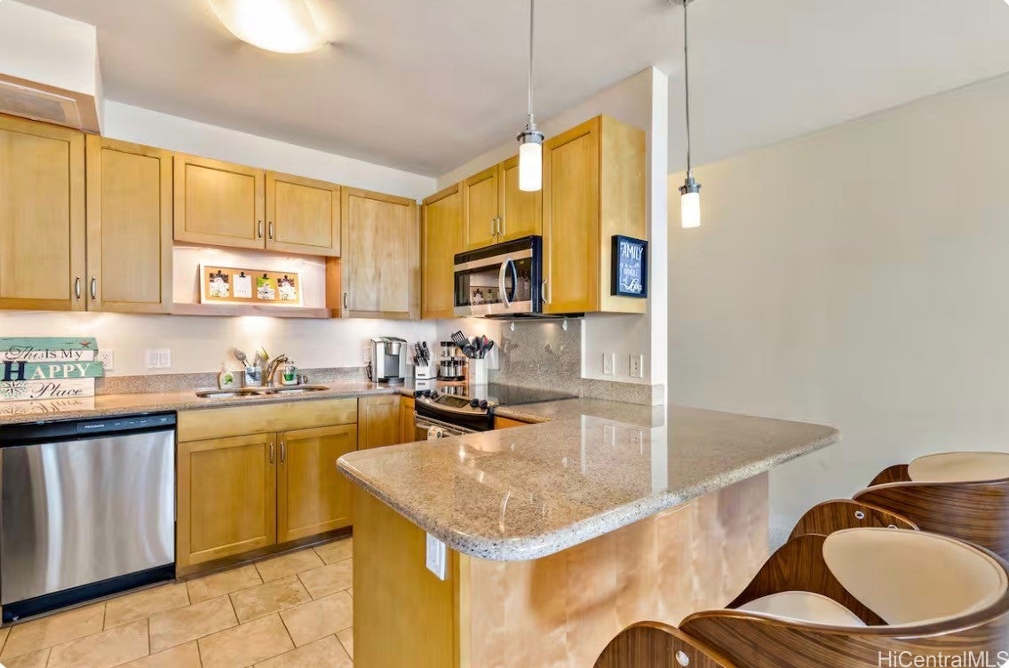 421 Olohana Street 1403