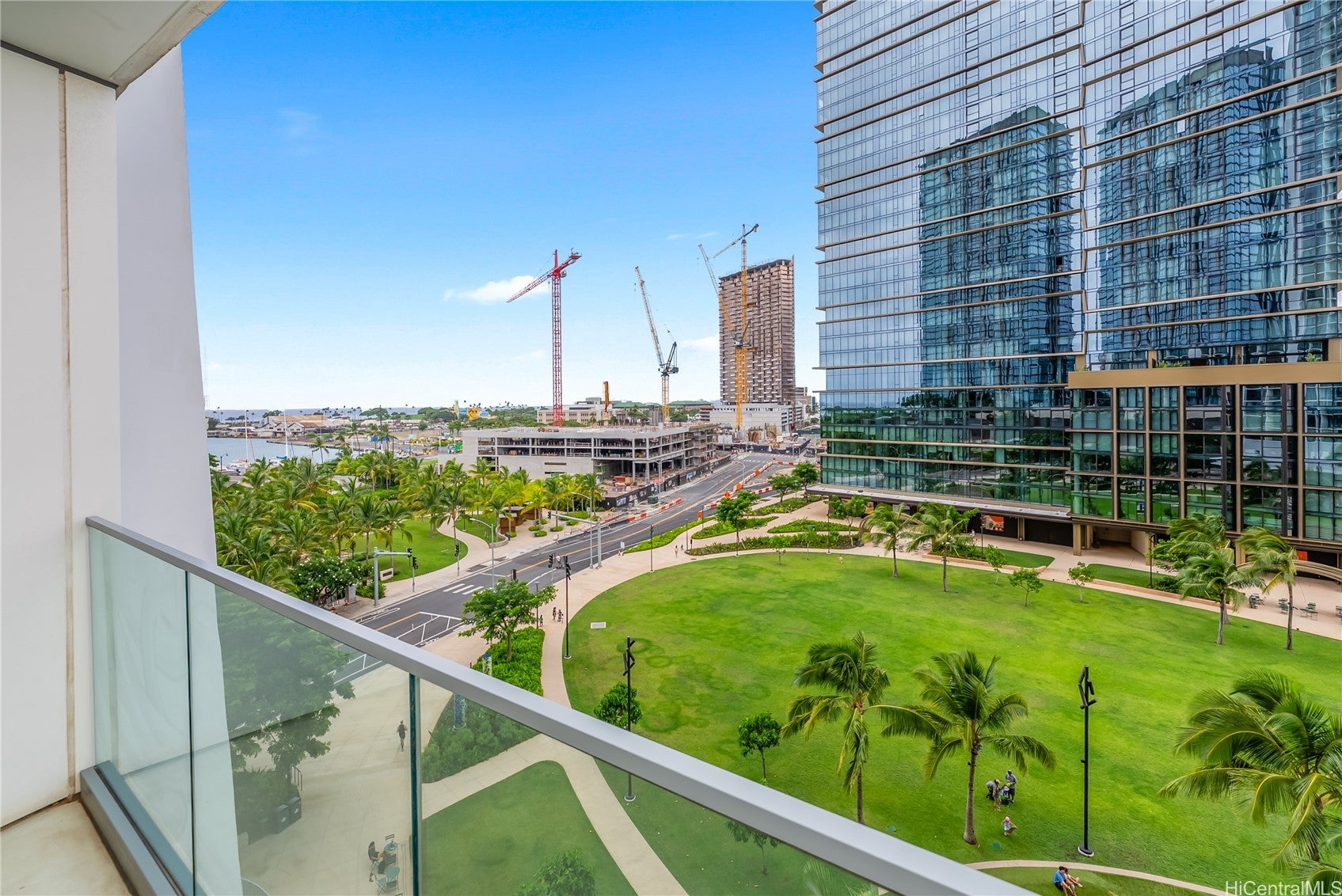 1000 Auahi Street 707