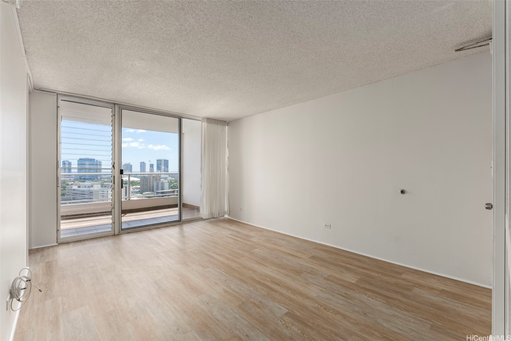 1556 Piikoi Street PH2002