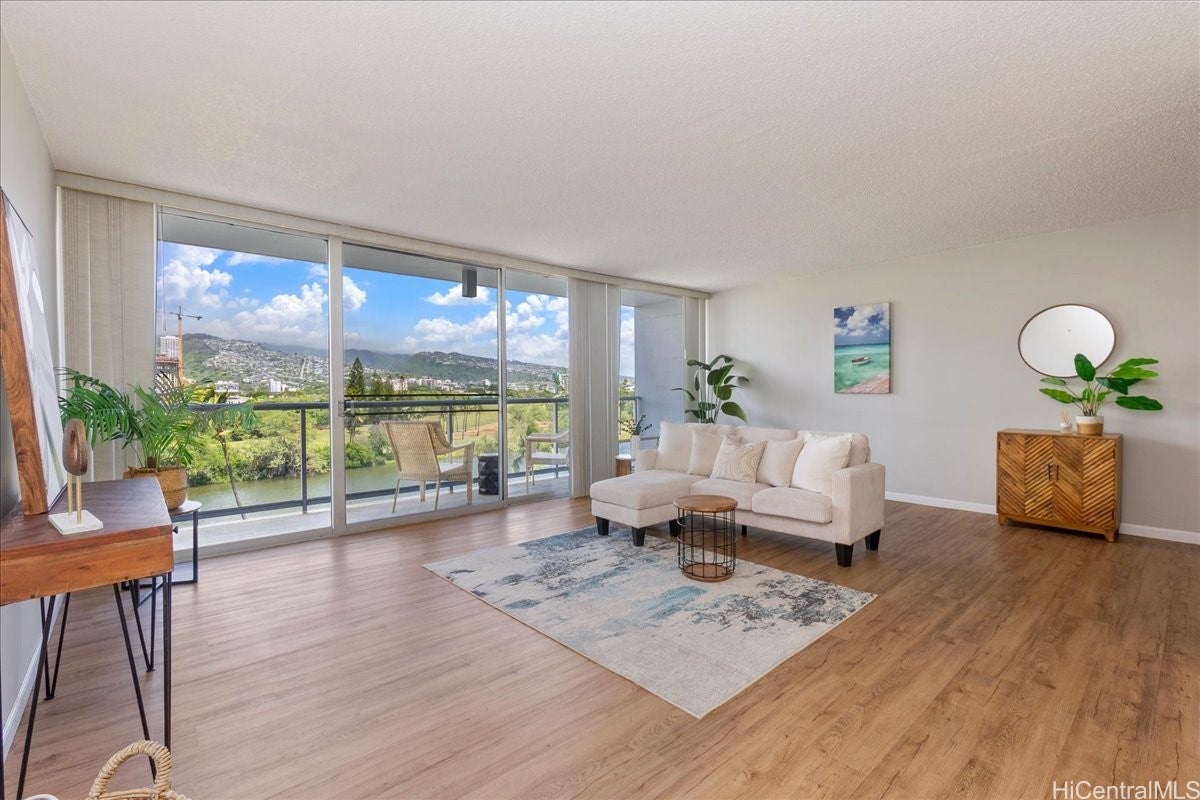 2233 Ala Wai Boulevard 6B
