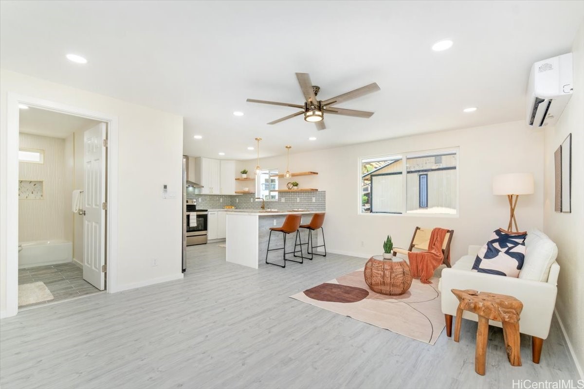 86-906 Hale Ekahi Drive
