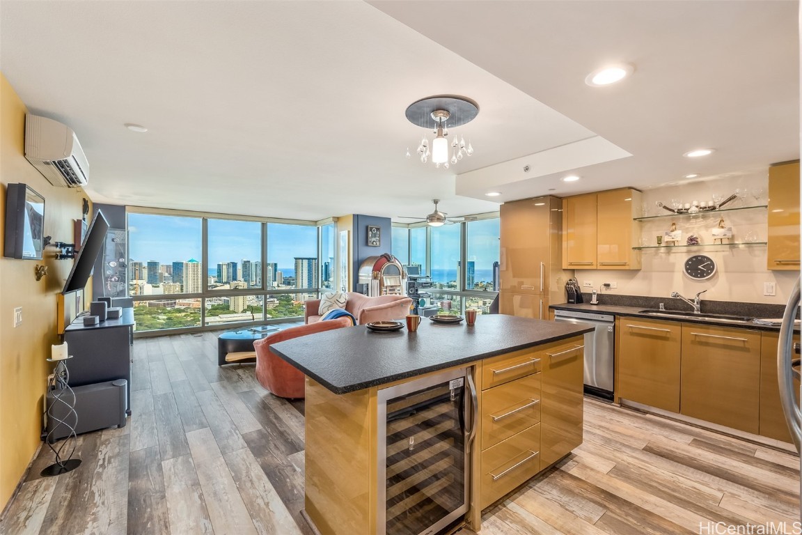 1200 Queen Emma Street 3602