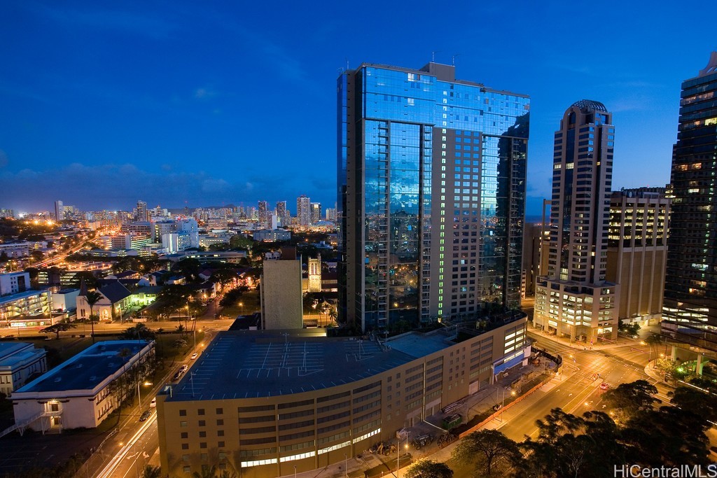 Capitol Place Condominium