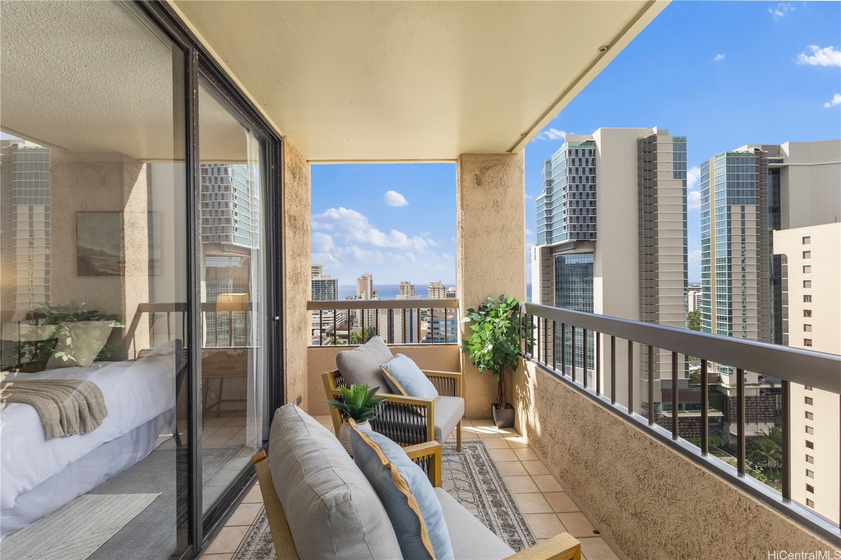 430 Lewers Street 2505