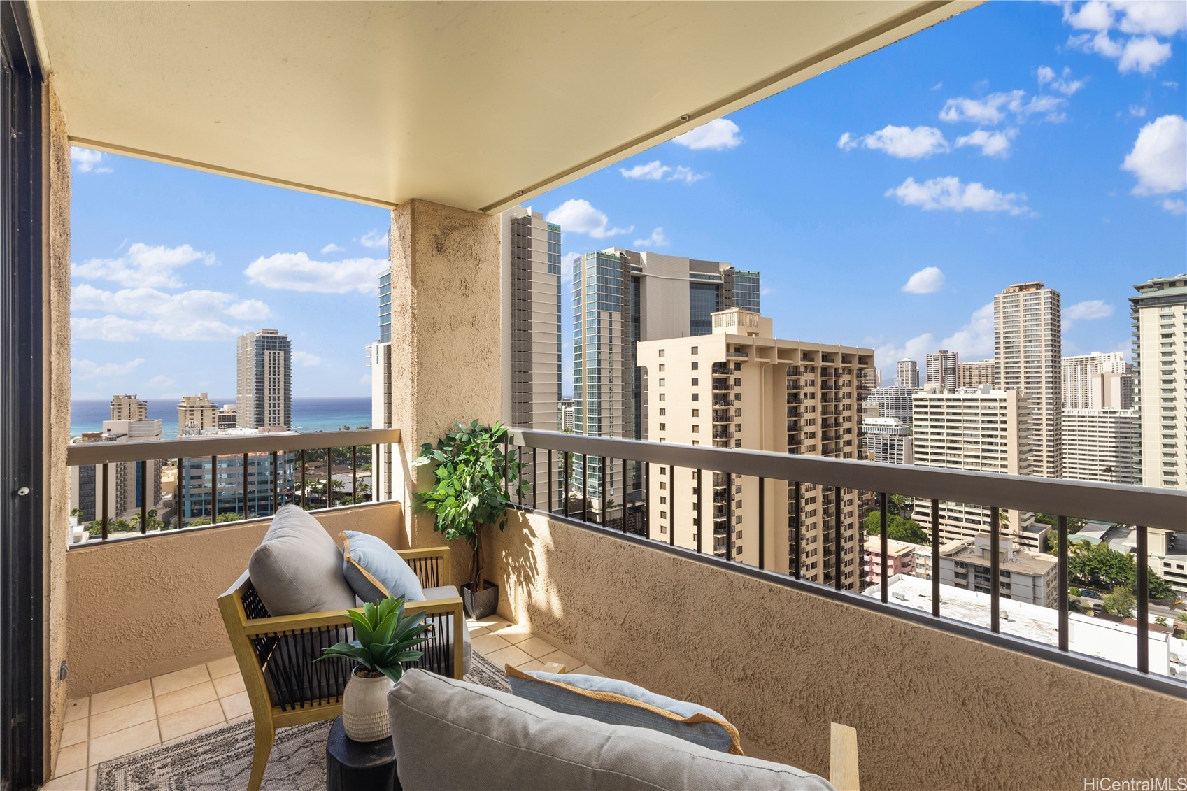 430 Lewers Street 2505