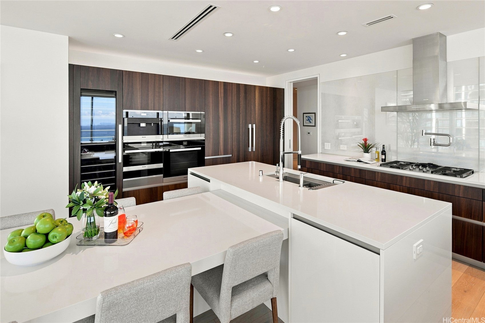 1118 Ala Moana Boulevard 1801