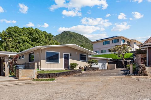 427 Kekupua Street Honolulu HI 96825