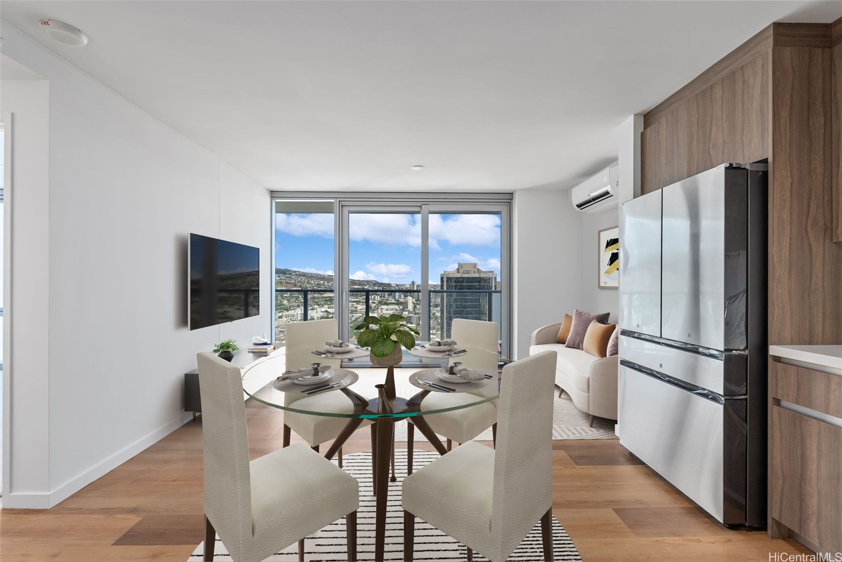 1515 Liona Street 3607