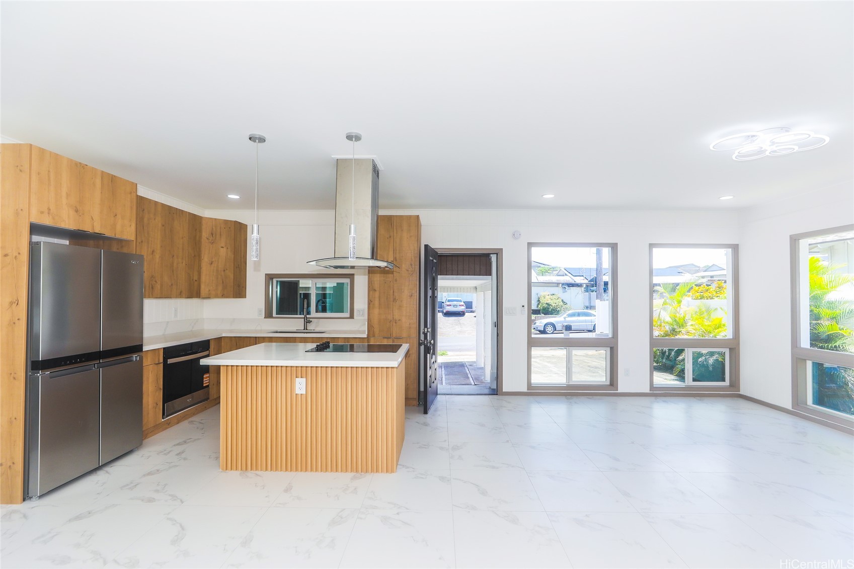 1052 Maiha Circle
