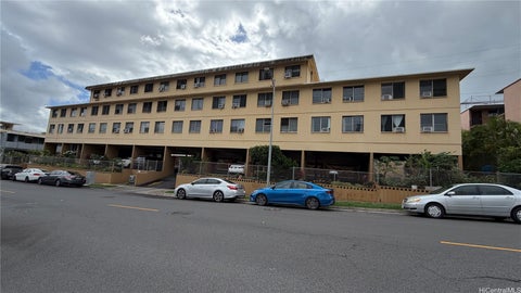 Photo of 3003 Ala Napuaa Place #308, Honolulu, HI 96818 (MLS # 202619809)