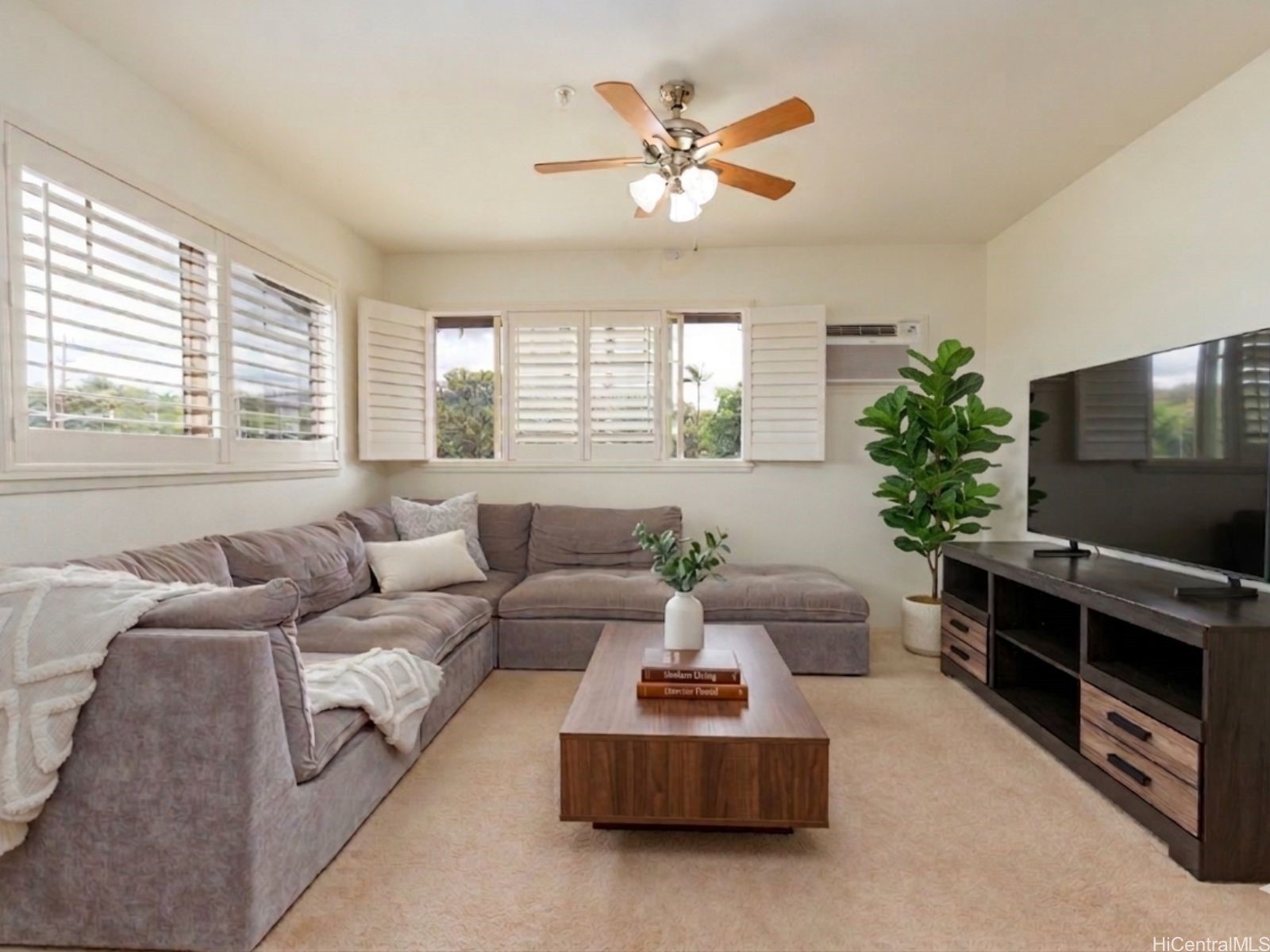 91-1011 Kamaaha Avenue 402