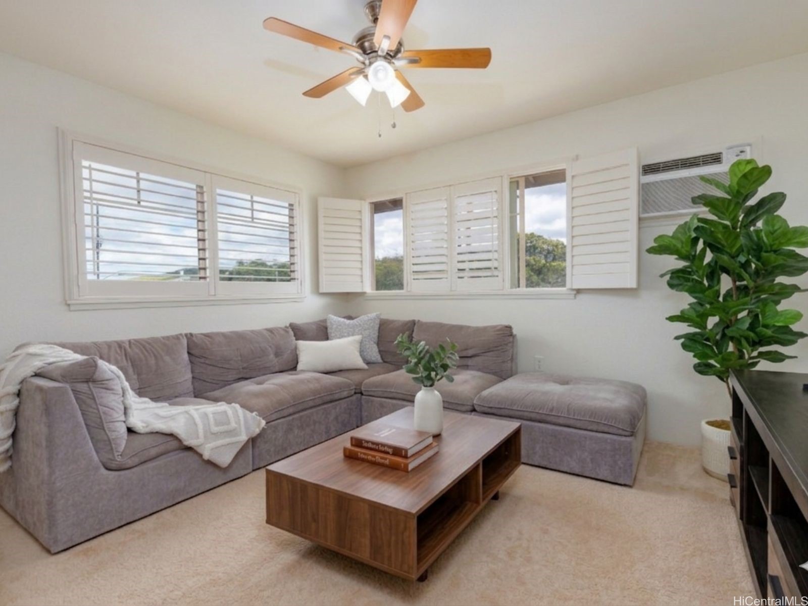 91-1011 Kamaaha Avenue 402