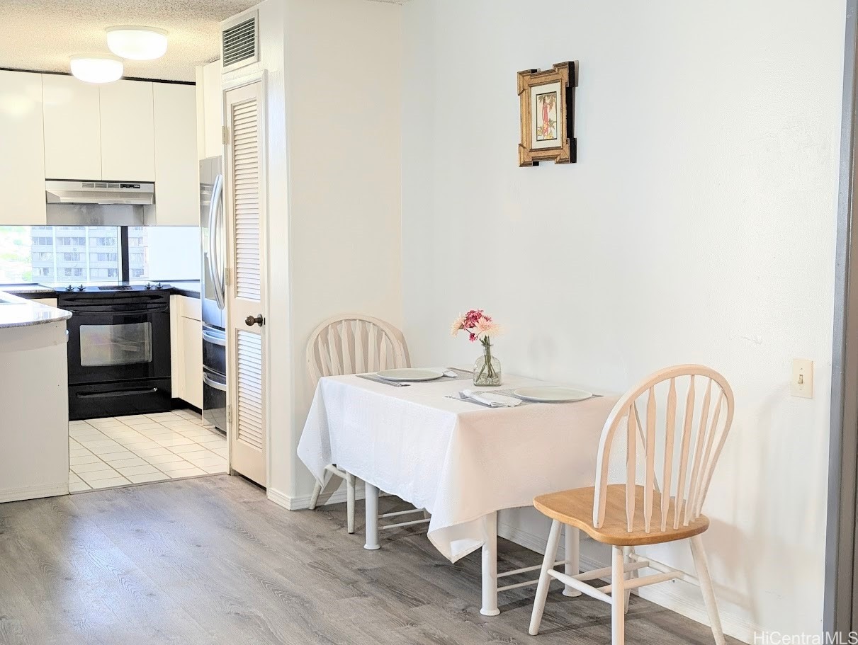 1212 Nuuanu Avenue 2506