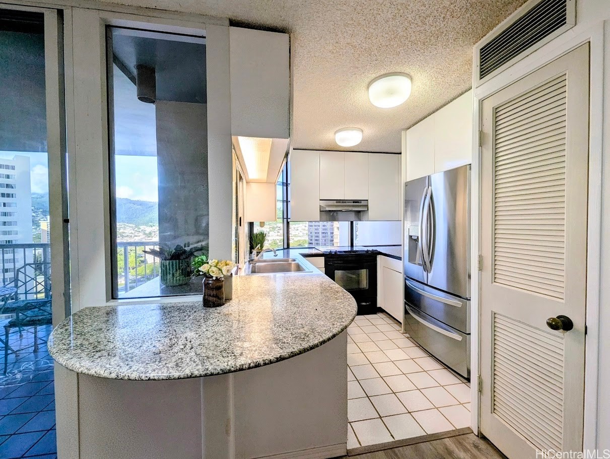 1212 Nuuanu Avenue 2506