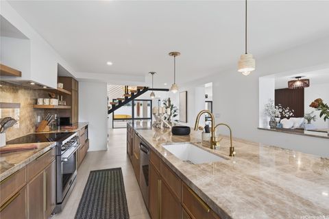 Photo of 125 N Kalaheo Avenue, Kailua, HI 96734 (MLS # 202528371)