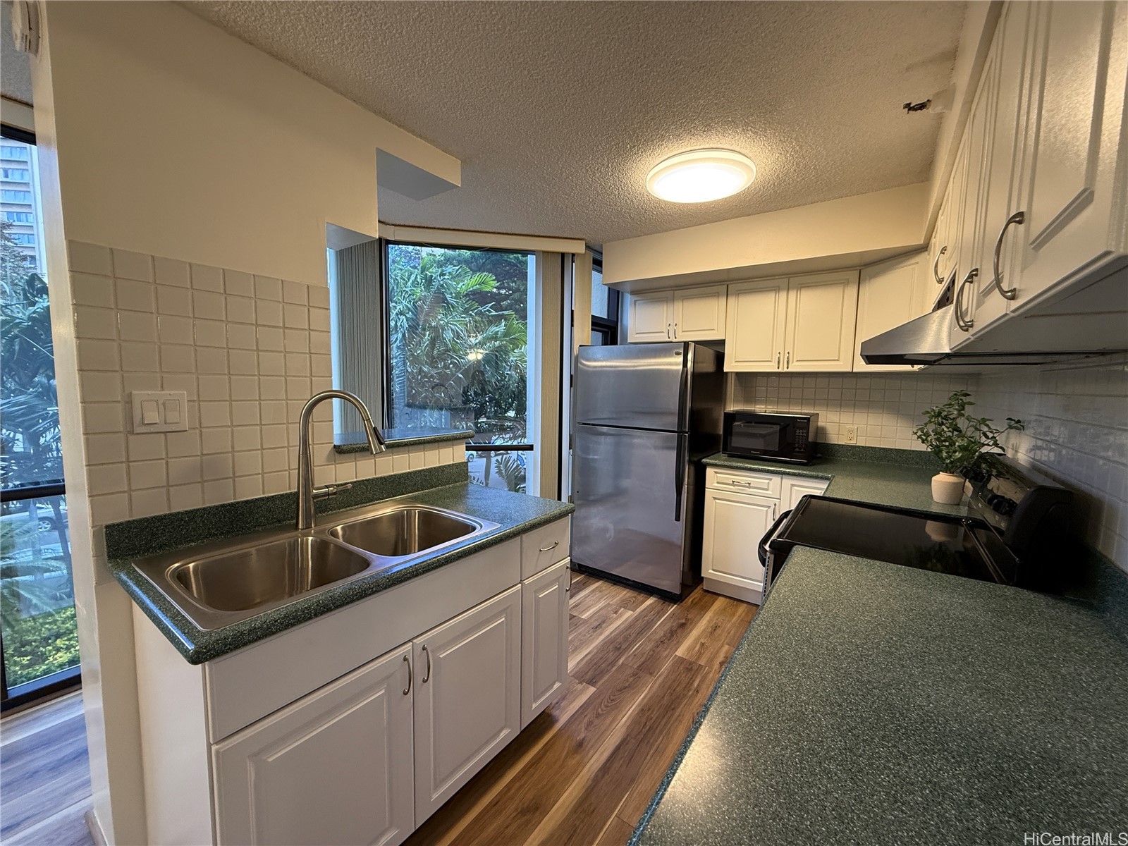 930 Kaheka Street 203