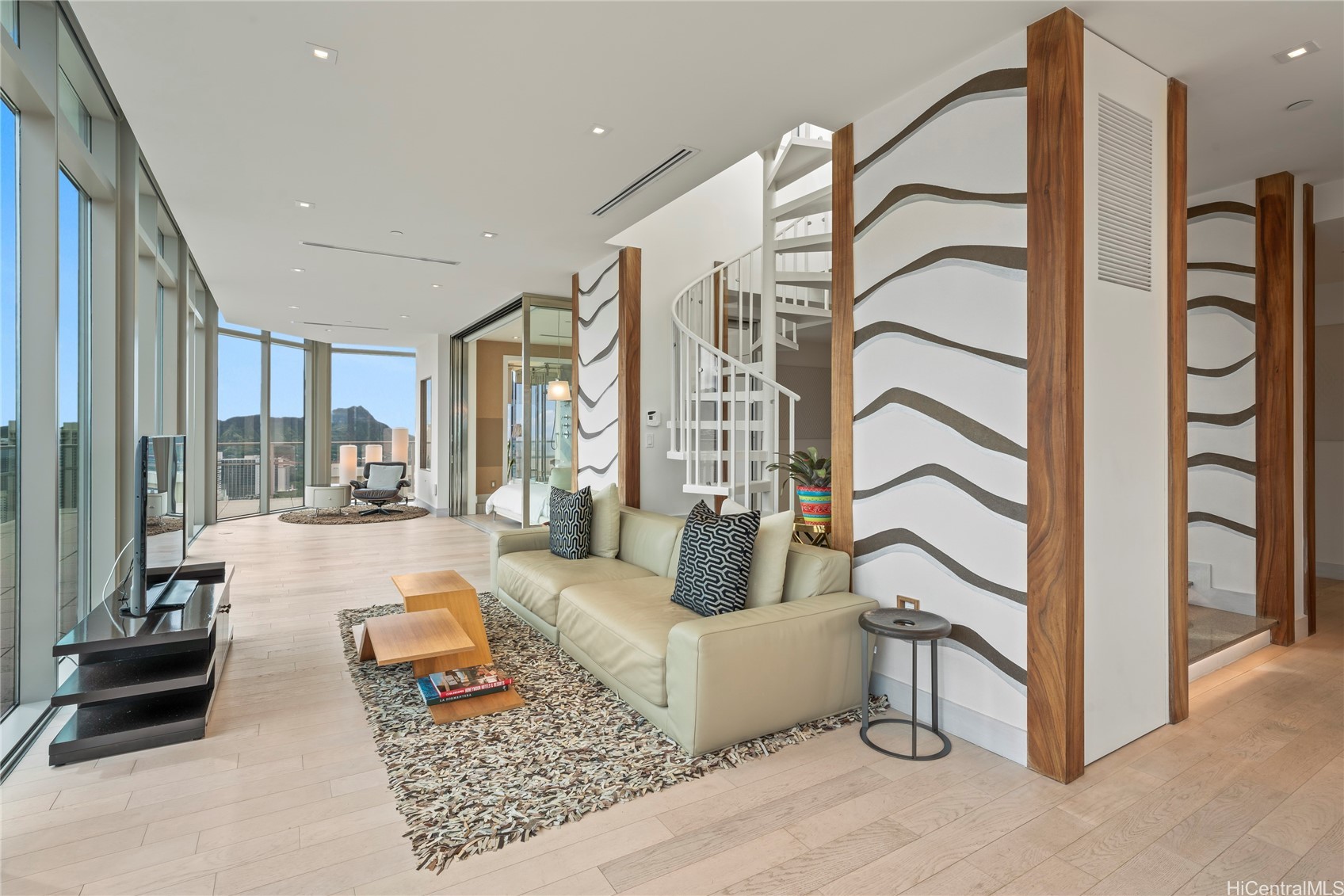 223 Saratoga Road 3801(Penthouse A)