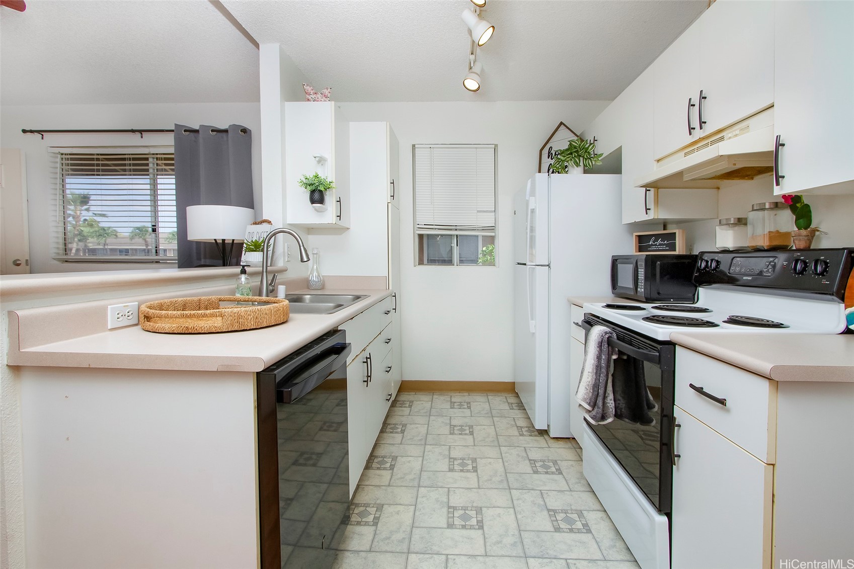 91-1037 Laulauna Street 6E