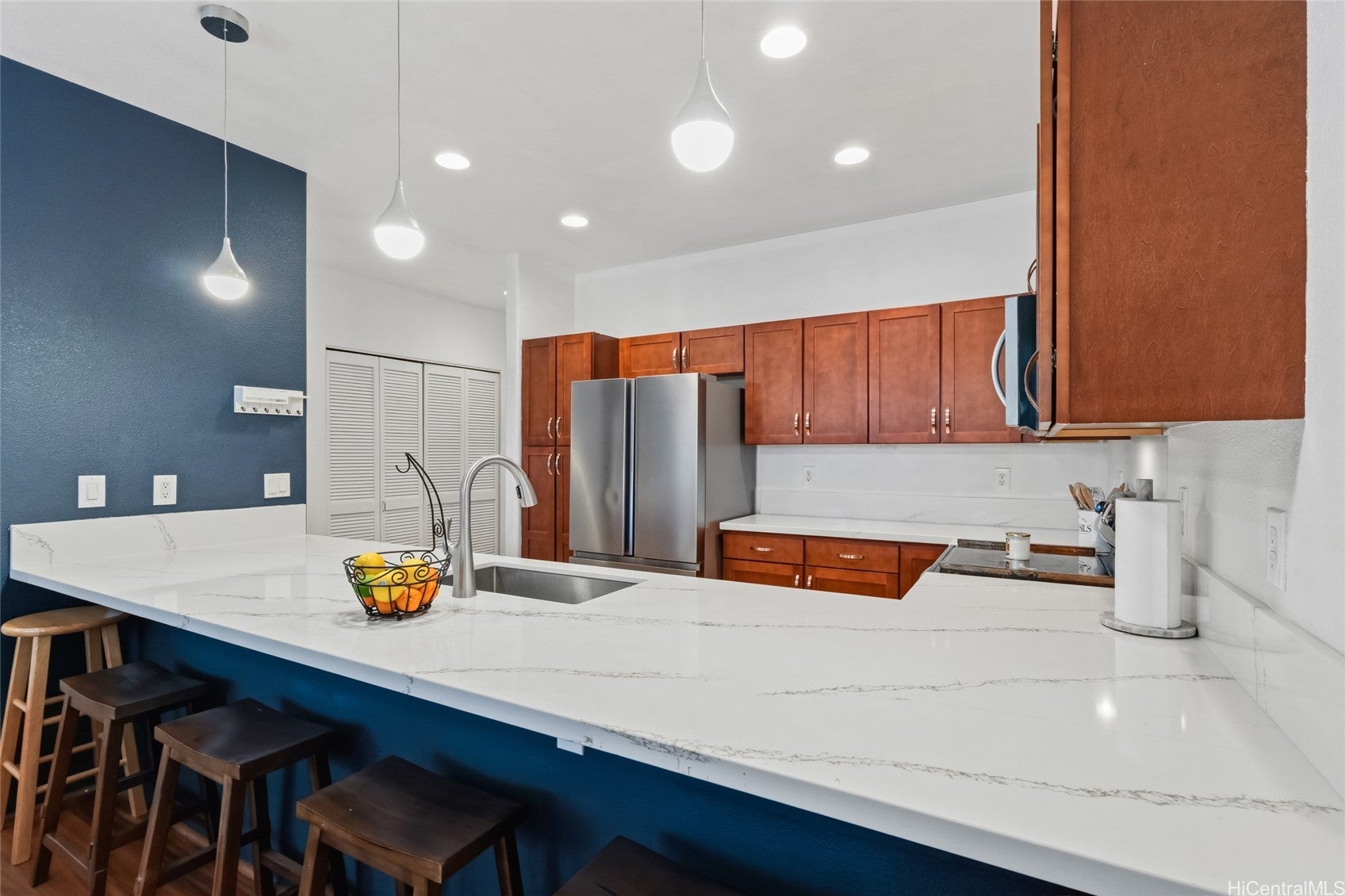 1166 Kukulu Street 704
