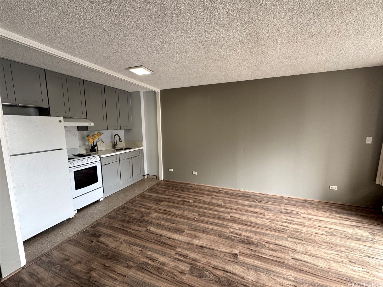 2345 Ala Wai Boulevard 1015