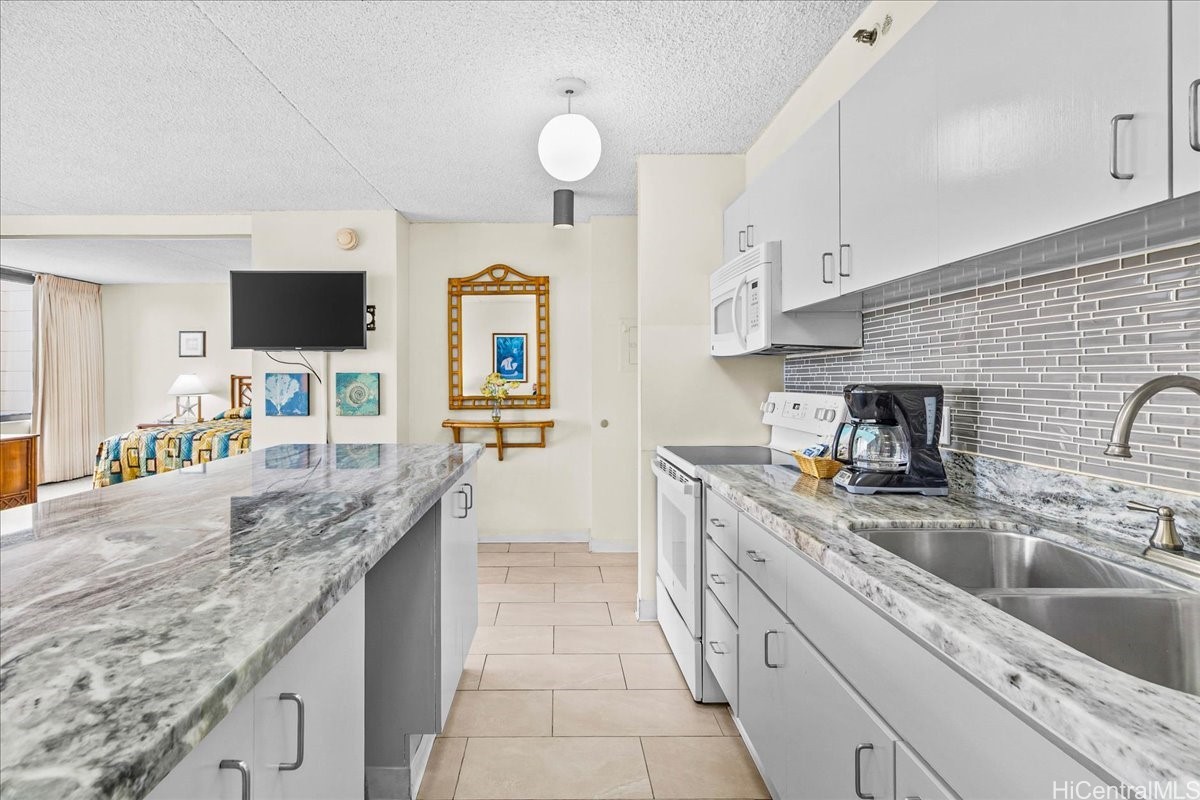 201 Ohua Avenue 1611-1