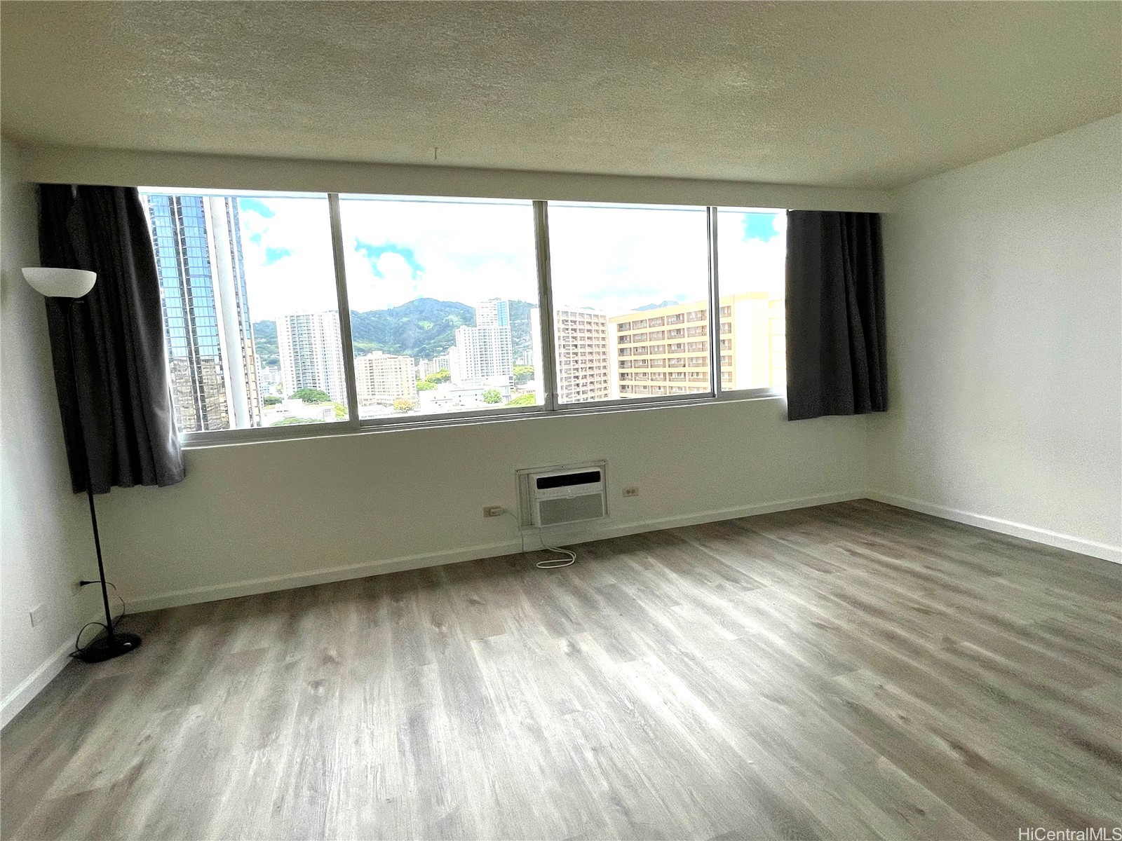 1560 Kanunu Street 1402
