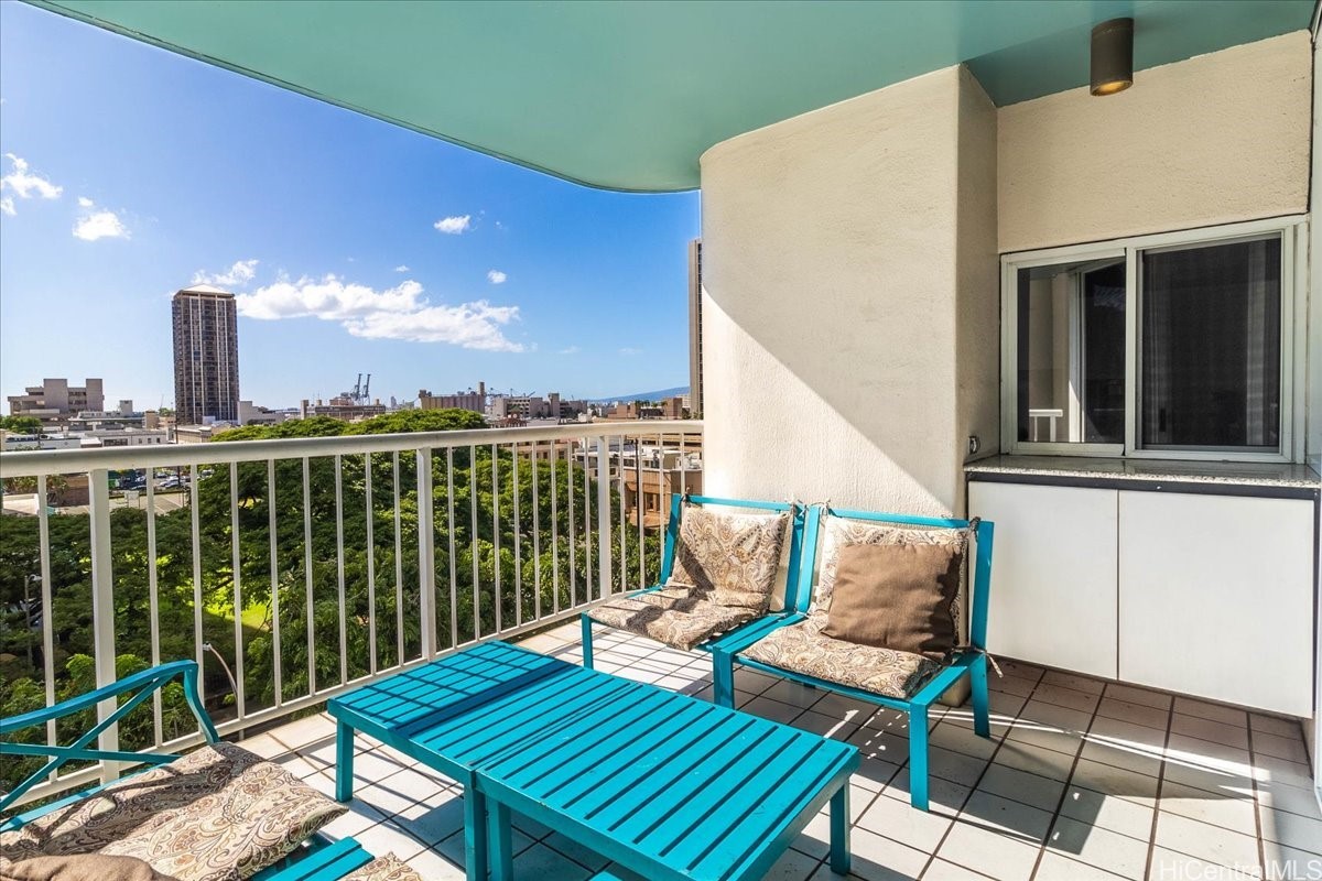 1212 Nuuanu Avenue 705