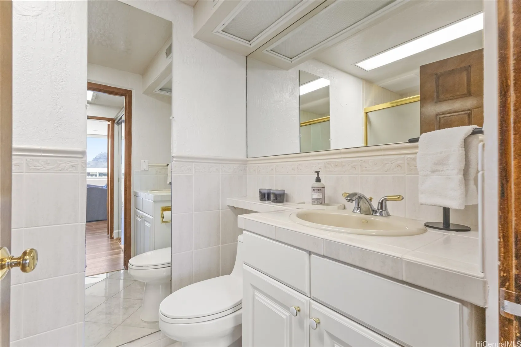 Honolulu, Hawaii 96815, United States, 3 Bedrooms Bedrooms, ,4 BathroomsBathrooms,Residential,Active,189465