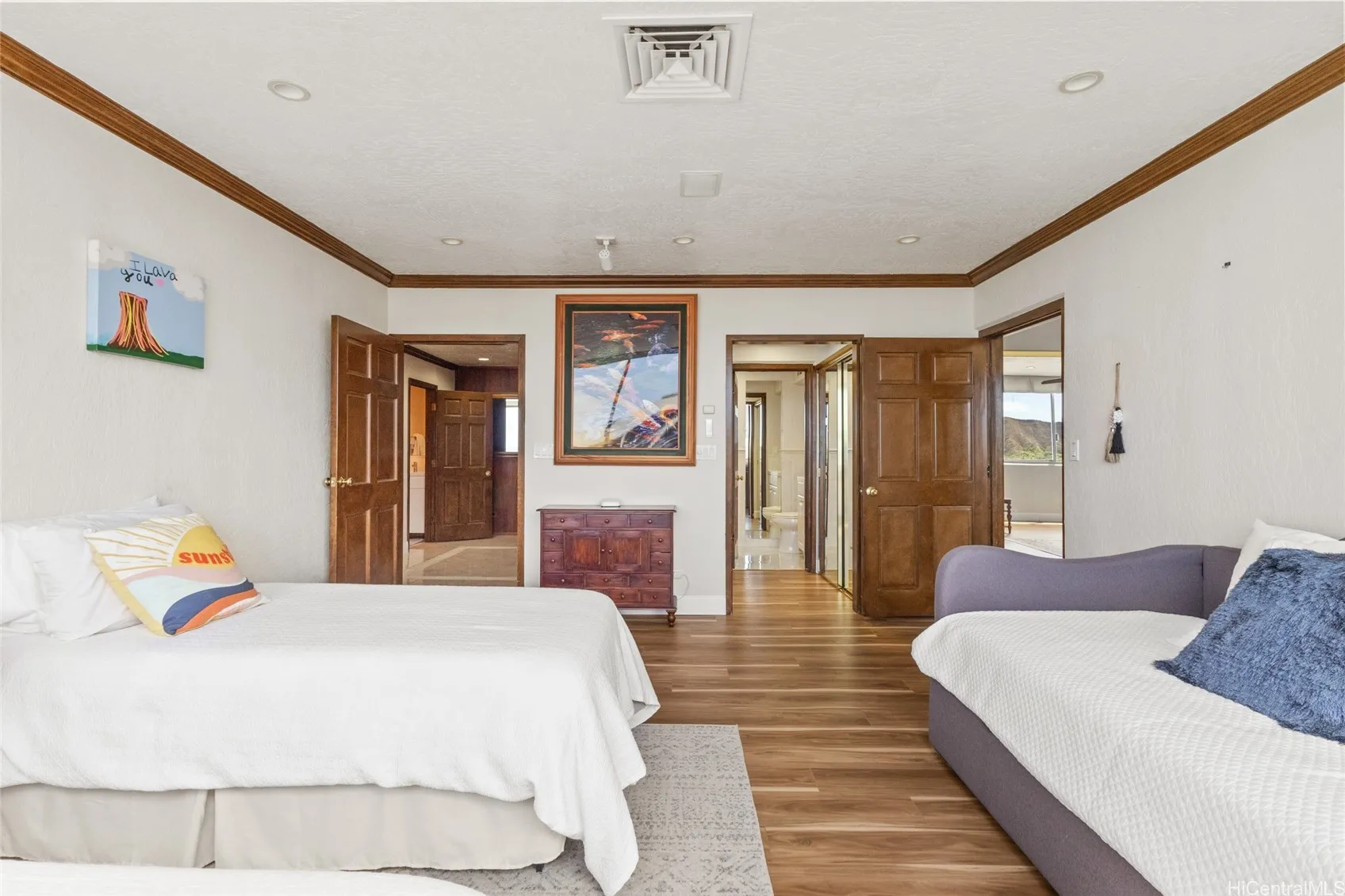 Honolulu, Hawaii 96815, United States, 3 Bedrooms Bedrooms, ,4 BathroomsBathrooms,Residential,Active,189465