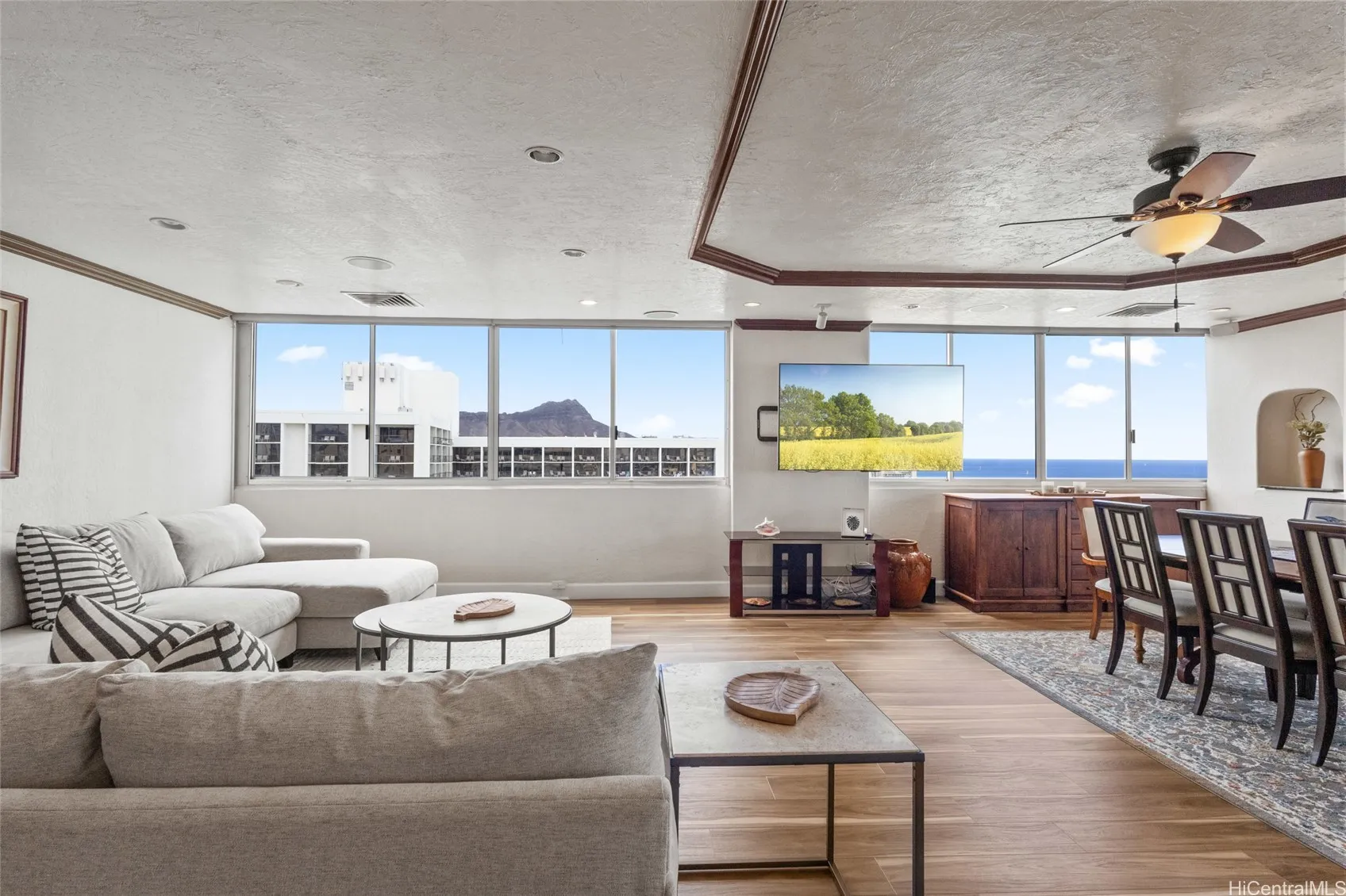 Honolulu, Hawaii 96815, United States, 3 Bedrooms Bedrooms, ,4 BathroomsBathrooms,Residential,Active,189465