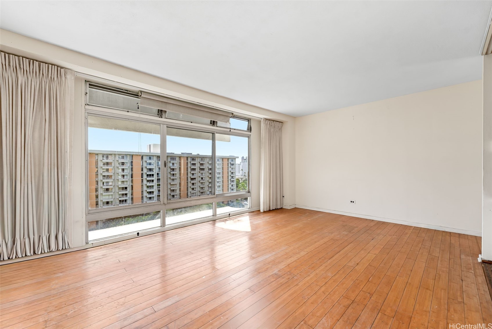 1519 Nuuanu Avenue 947