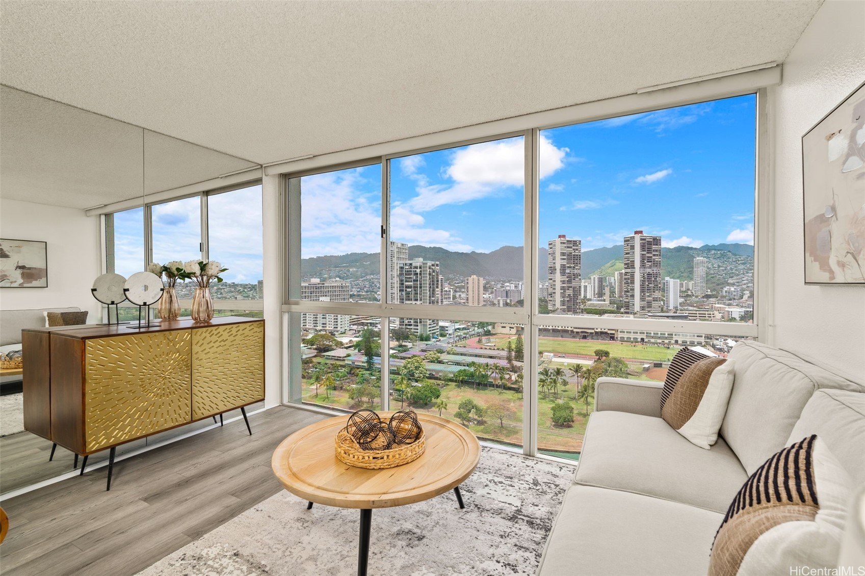 2211 Ala Wai Boulevard 2015