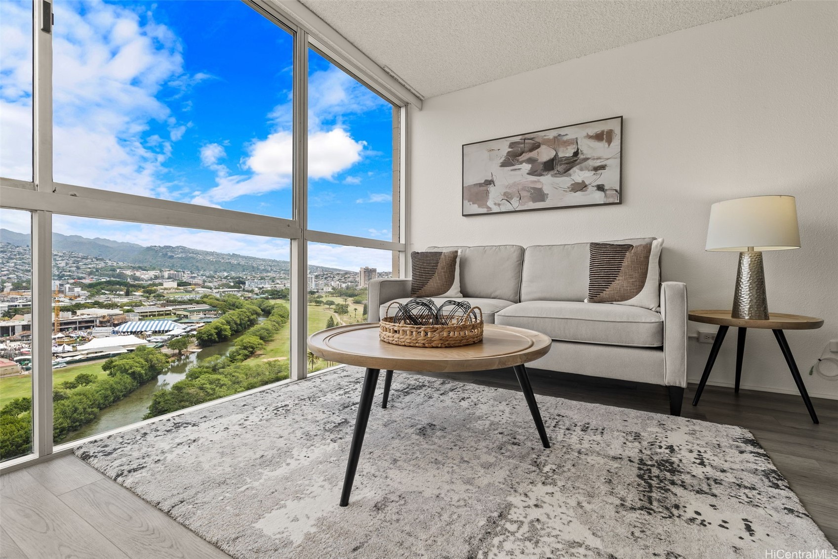 2211 Ala Wai Boulevard 2015