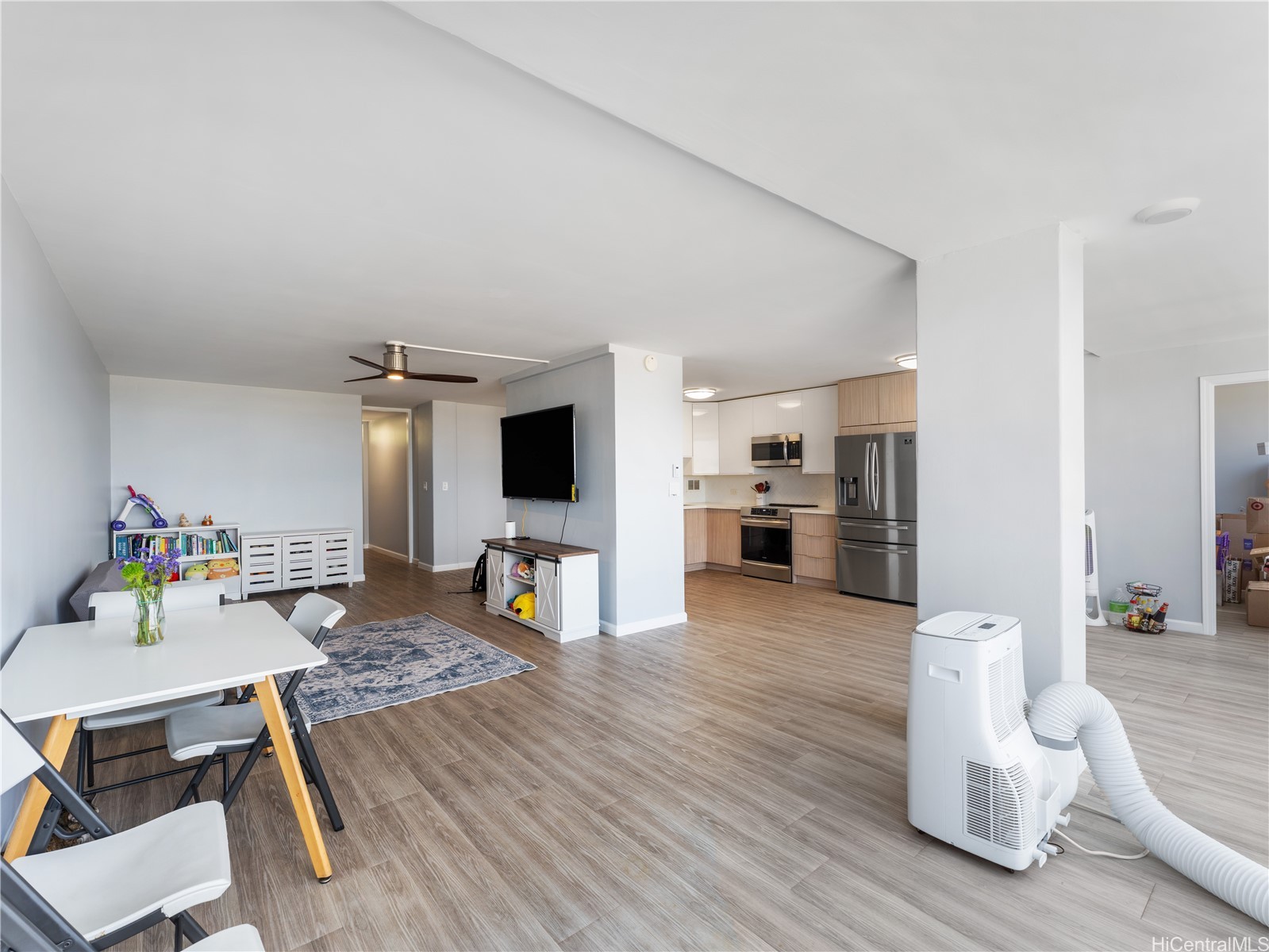 4300 Waialae Avenue B601