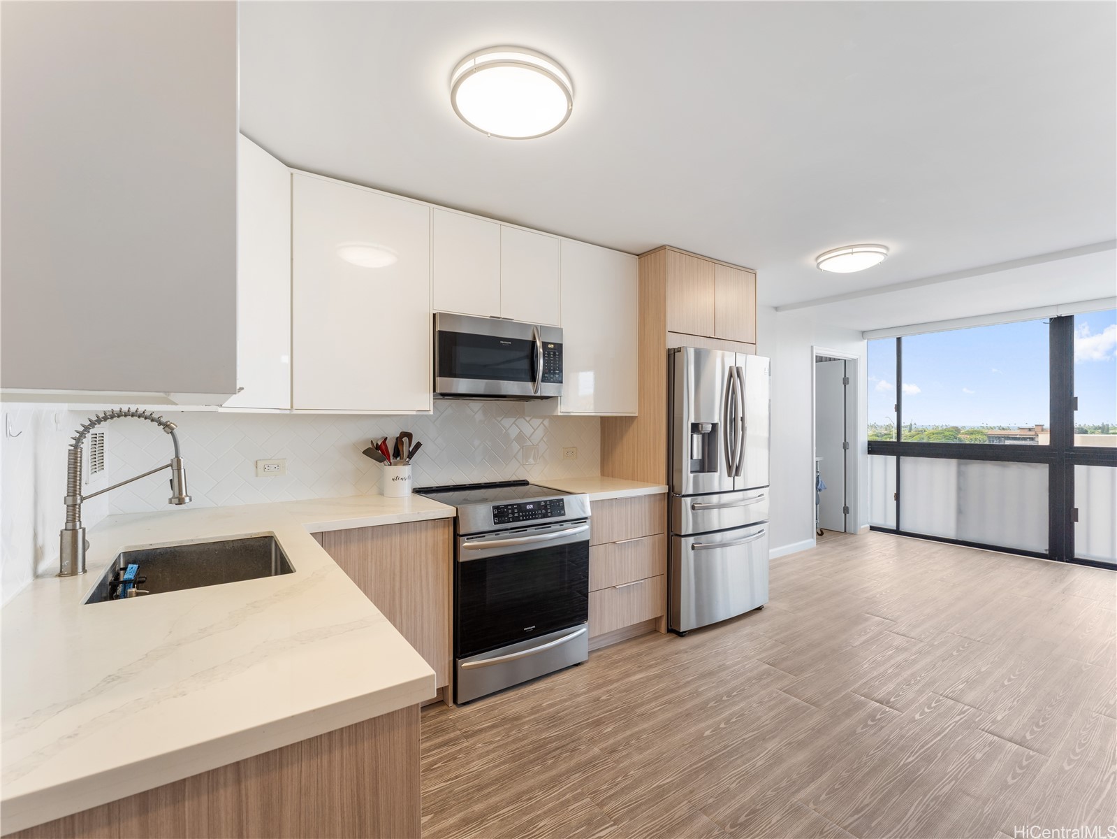 4300 Waialae Avenue B601