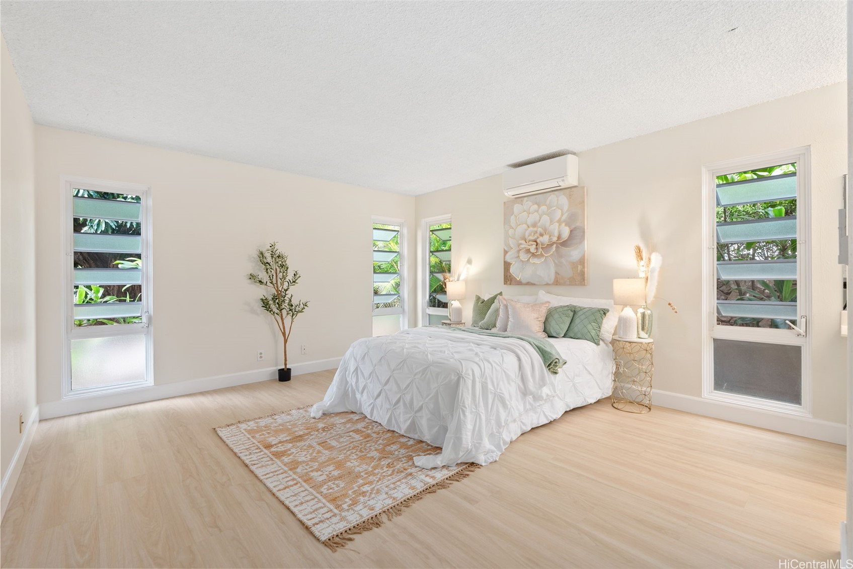 98-1646 Kiawe Street