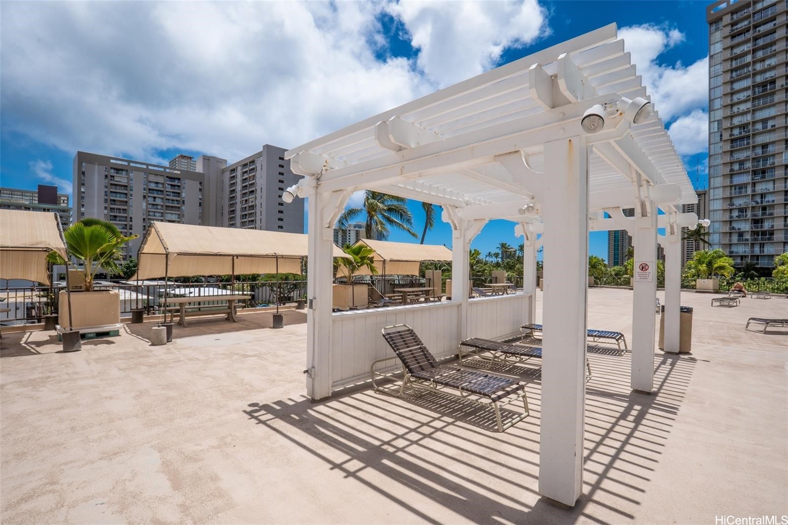 Hawaiian Monarch Condominium