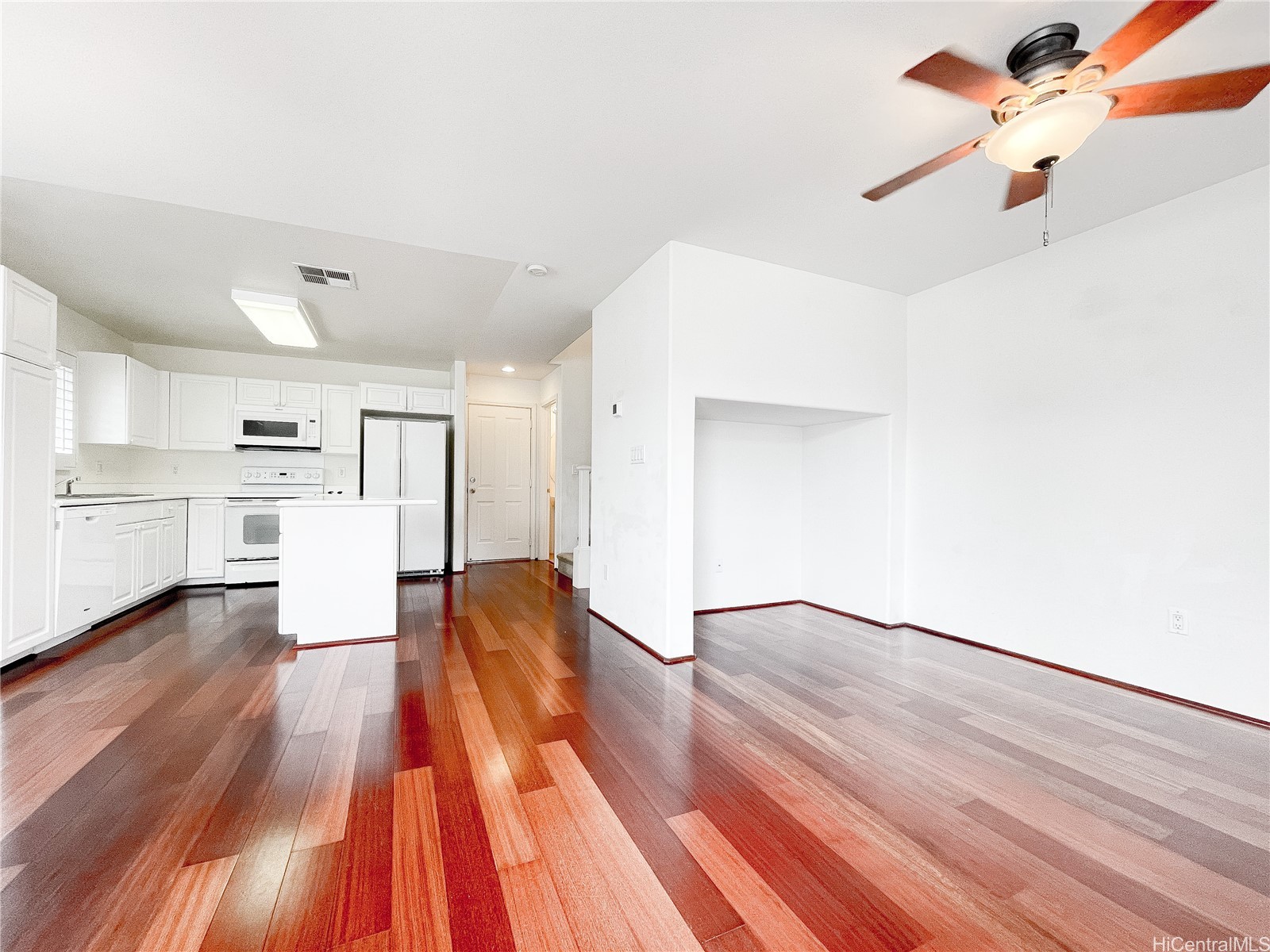 91-1015 Kaipalaoa Street 501