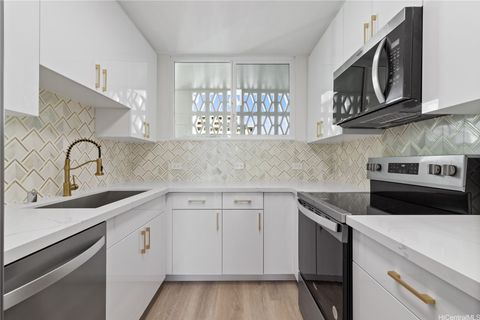 Photo of 469 Ena Road #2304, Honolulu, HI 96815 (MLS # 202527762)