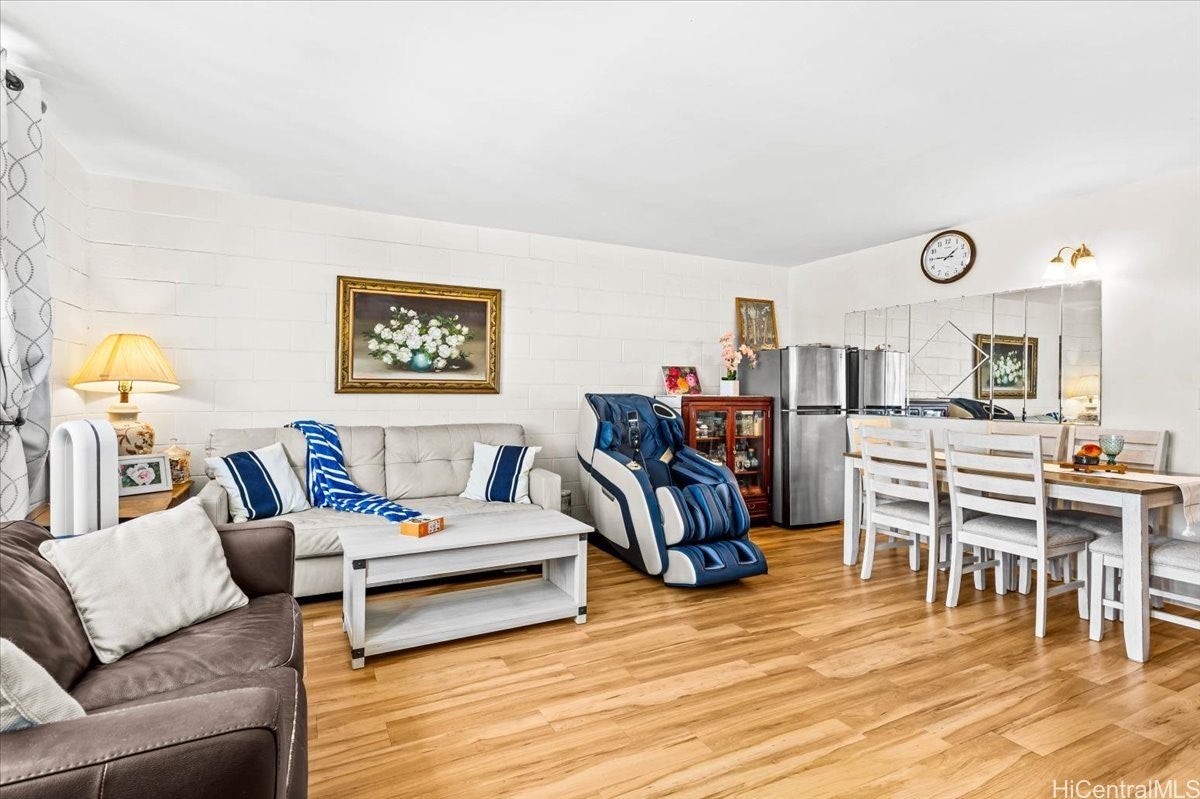 98-1032 Moanalua Road 3-305
