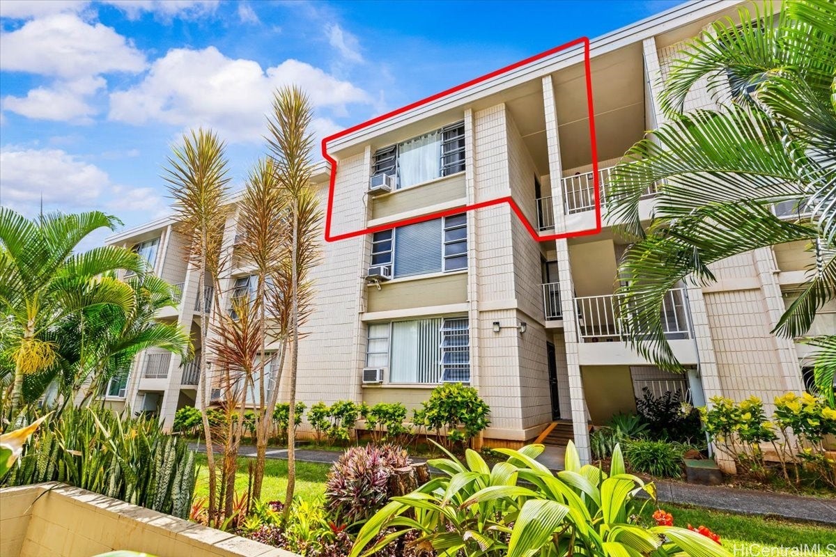 98-1032 Moanalua Road 3-305