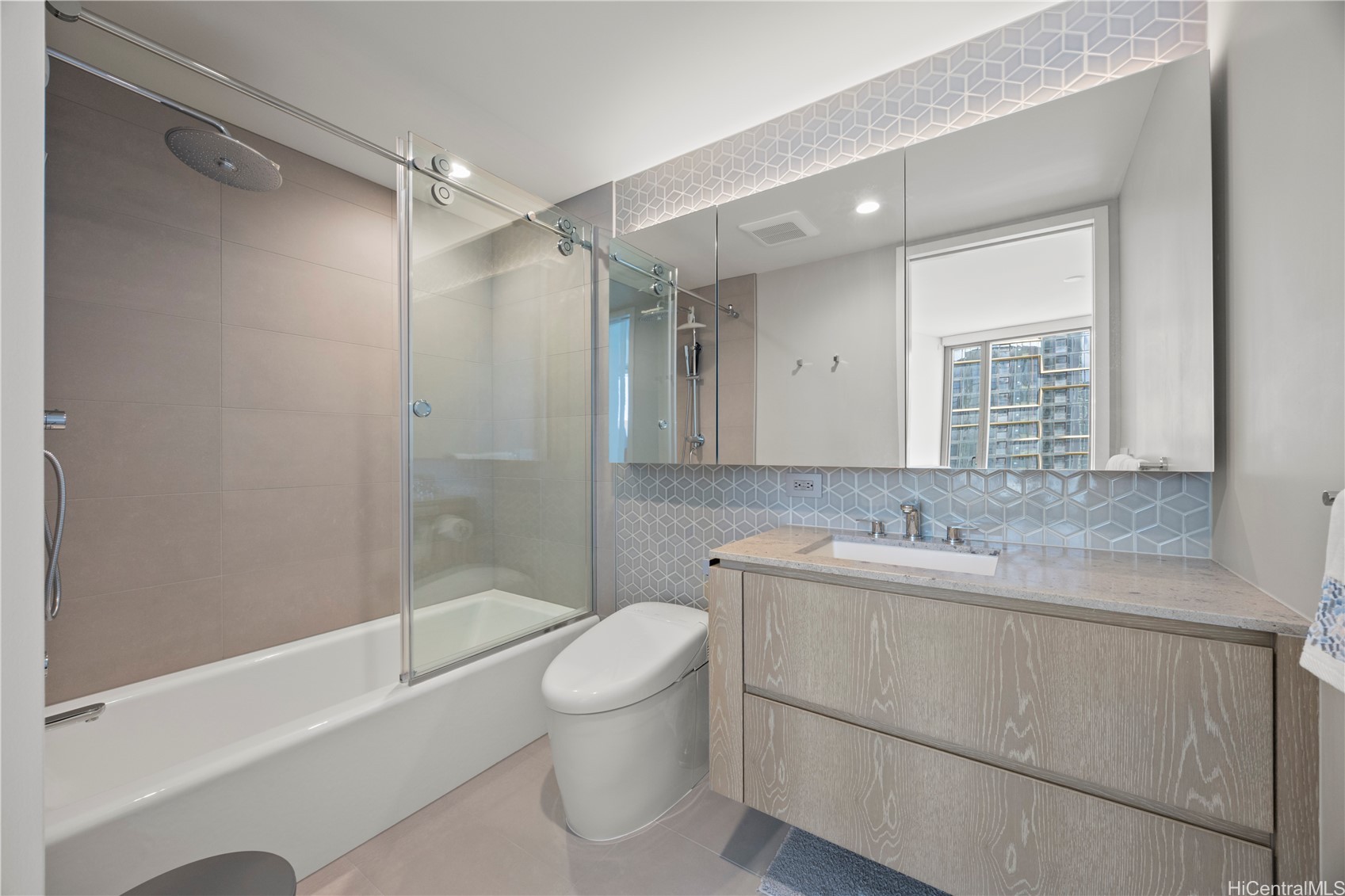 1000 Auahi Street 2803